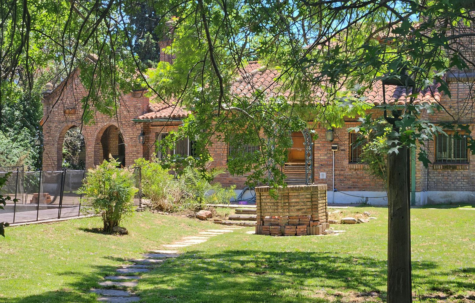 Casa Quinta en Lopez Camelo - Pacheco