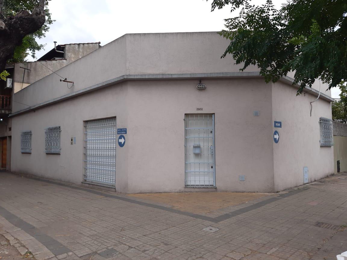 Casa Roma esquina Pedernera con 3 dormitorios y posibilidad de garaje.   Lanús Este