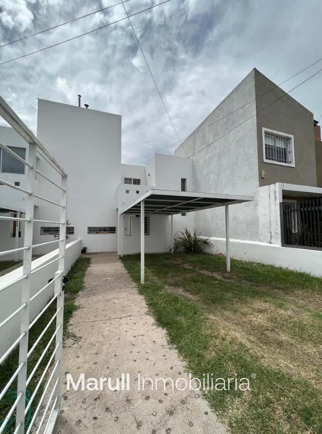 DUPLEX en venta 2 dormitorios , cochera doble, amplio patio