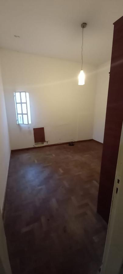 casa a reciclar en venta lujan sobre calle Castelli 854