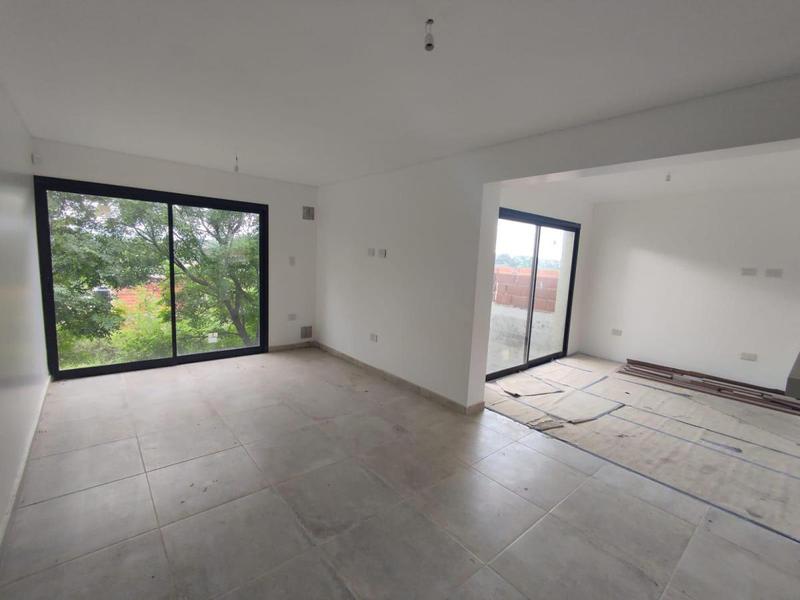 VENDE CASA a ESTRENAR en Villa Parque Siquiman