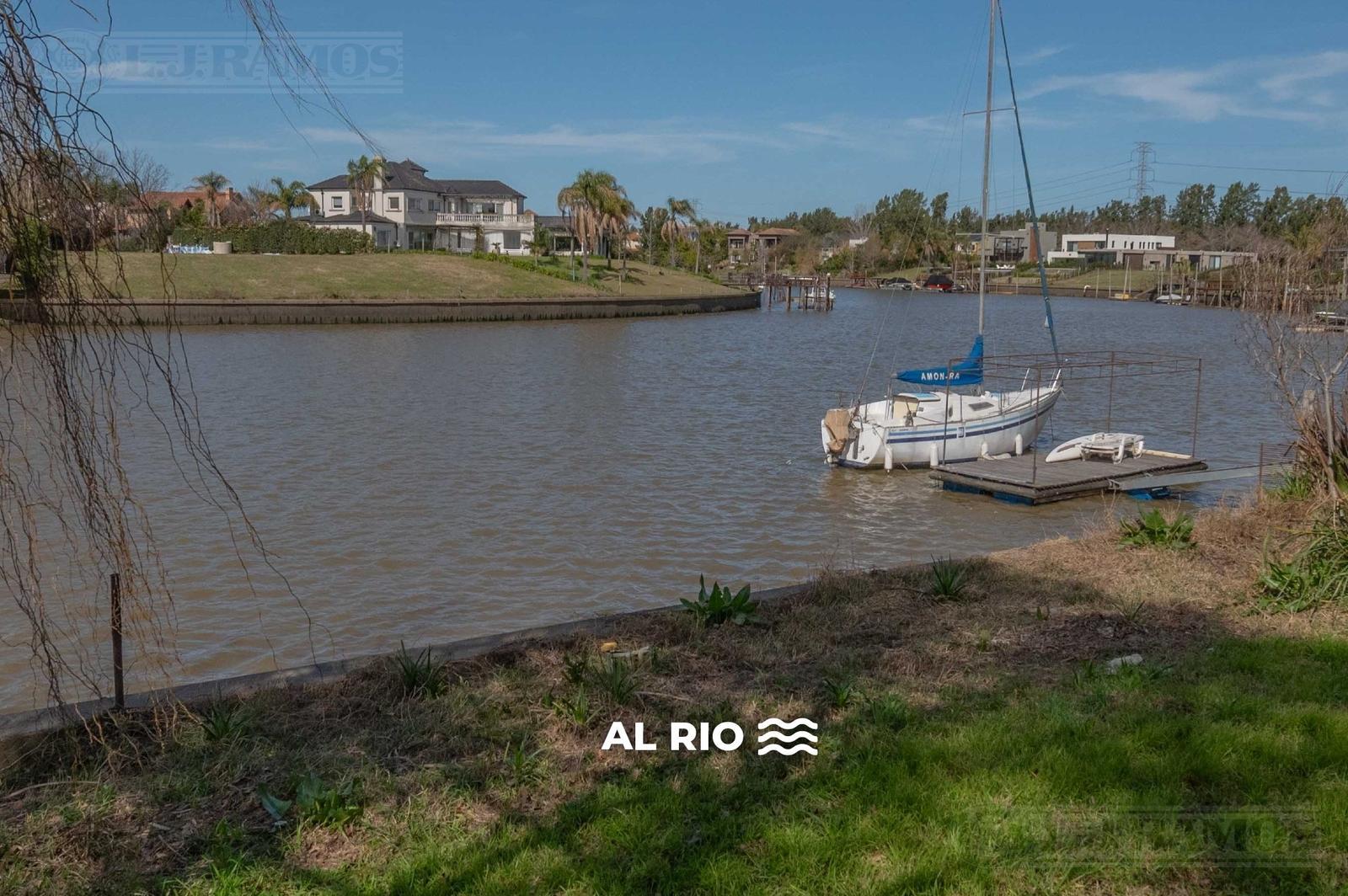 Terreno al río de 950 m2, en venta  en Santa Catalina