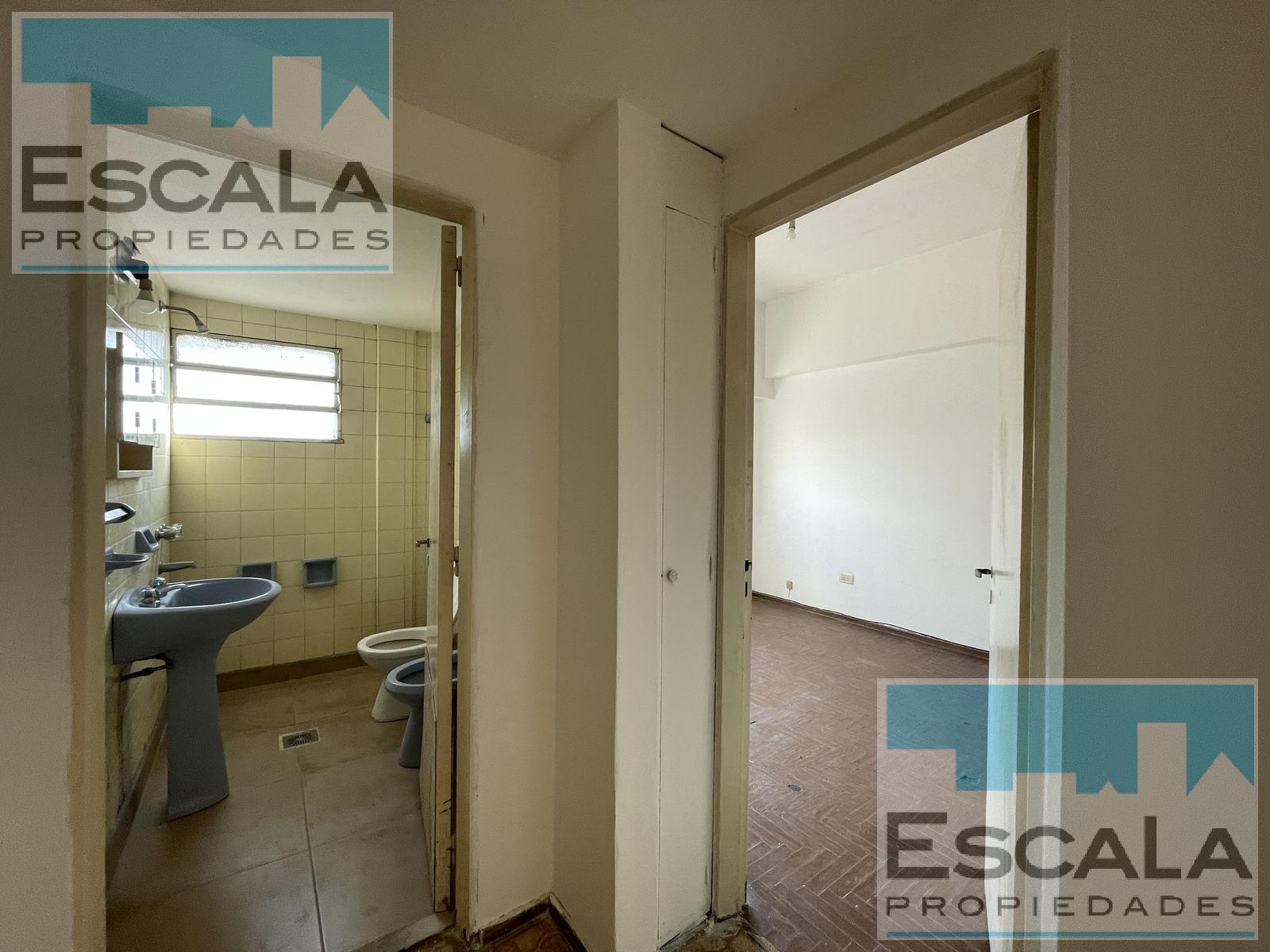 CASA EN CONDOMINIO PLANTA ALTA  DE DOS DORM CON PATIO EN ALQUILER