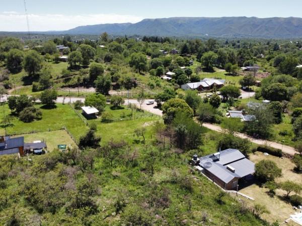 LOTE EN VENTA CON EXCELENTE UBICACIÓN  B° SANTA MÓNICA  SANTA ROSA DE CALAMUCHITA