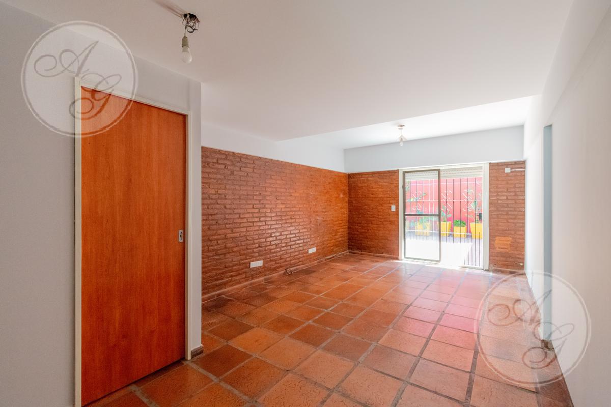 IMPERDIBLE DUPLEX 3AMB 1/2 C/COCHERA Y 2 PATIOS- PARQUE PATRICIOS