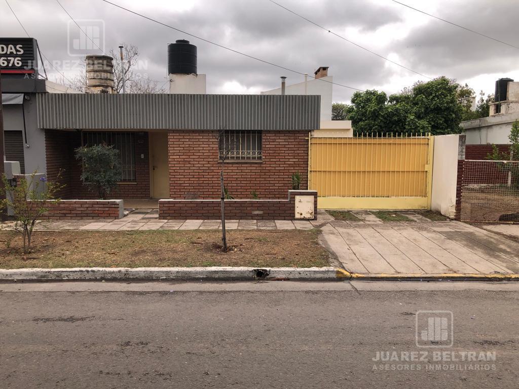 Casa en  Barrio Marquez de Sobremonte a dos cuadras de Monseñor Pablo Cabrera