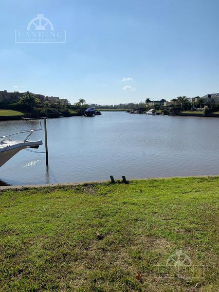 Lote en Barrio Náutico Albanueva