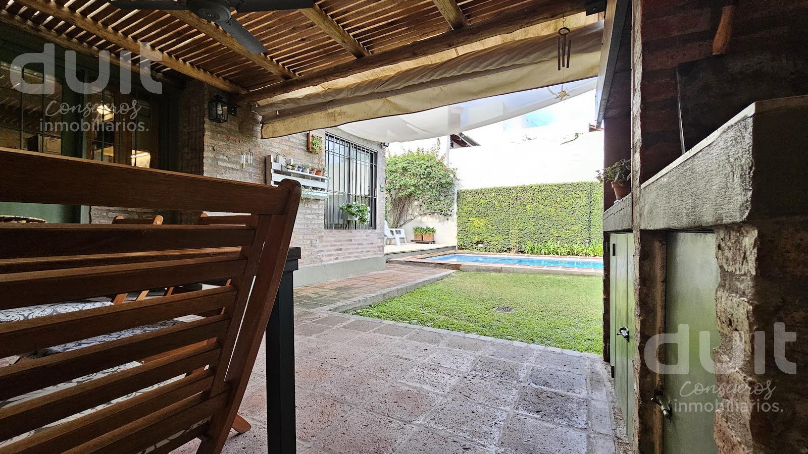 Casa en  venta 4 dorm, pileta Urca impecable!!!