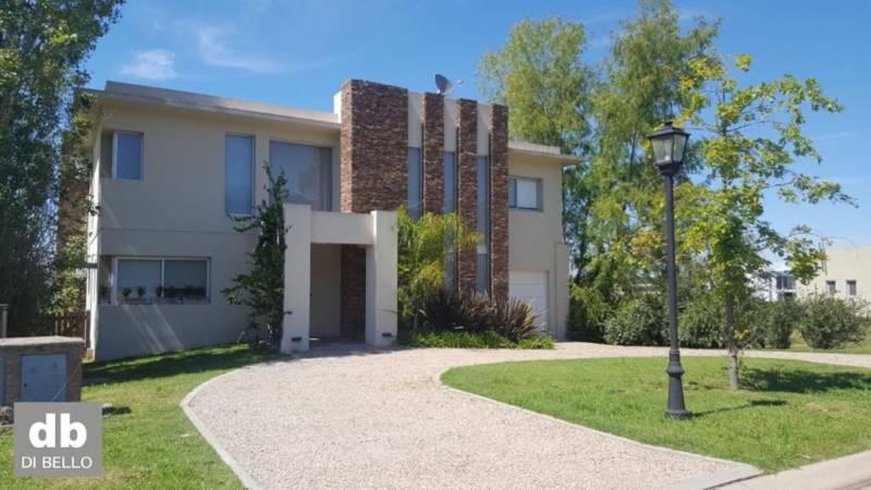 Venta de casa en Estancia Smithfield