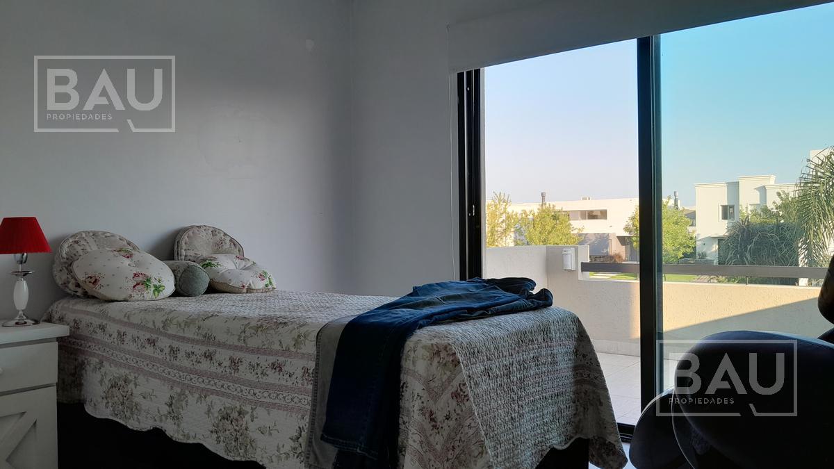 Casa  en venta de 3 dormitorios y pileta climatizada- Las Tipas - Nordelta.