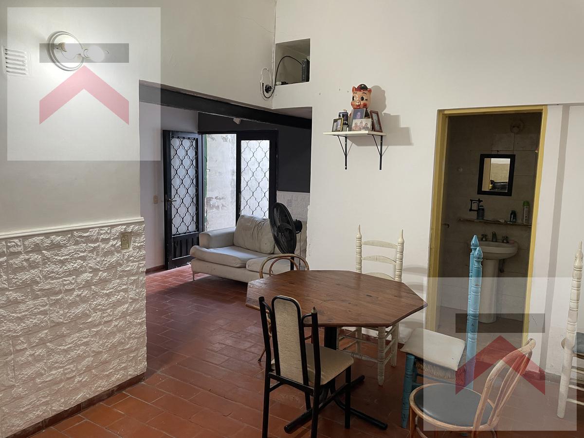 Venta PH de 2 Amb con Patio y Terraza, Acceso Independiente, con Local.