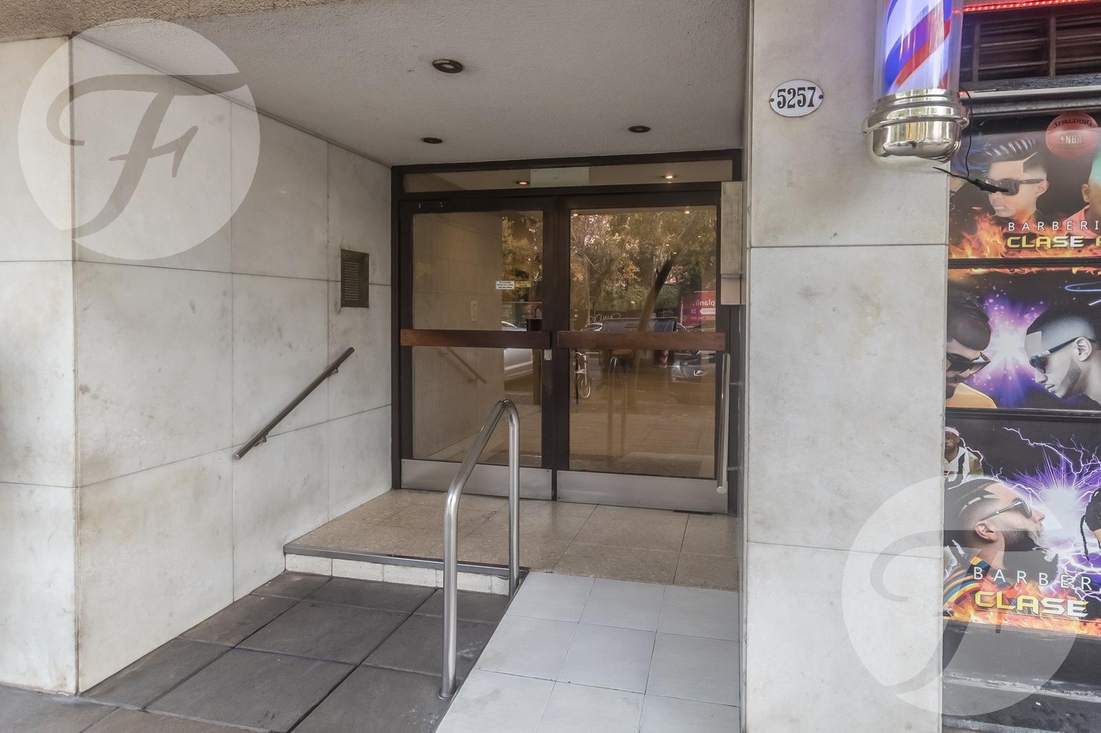 Excelente 3 Ambientes en venta Piso alto a 1 cuadra del Subte y de la estación Mitre del Tren.