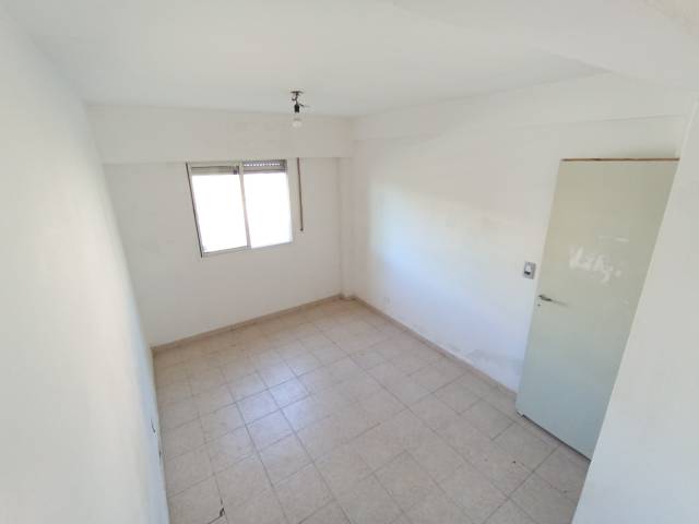 Departamento 3 dormitorios en planta baja con cochera